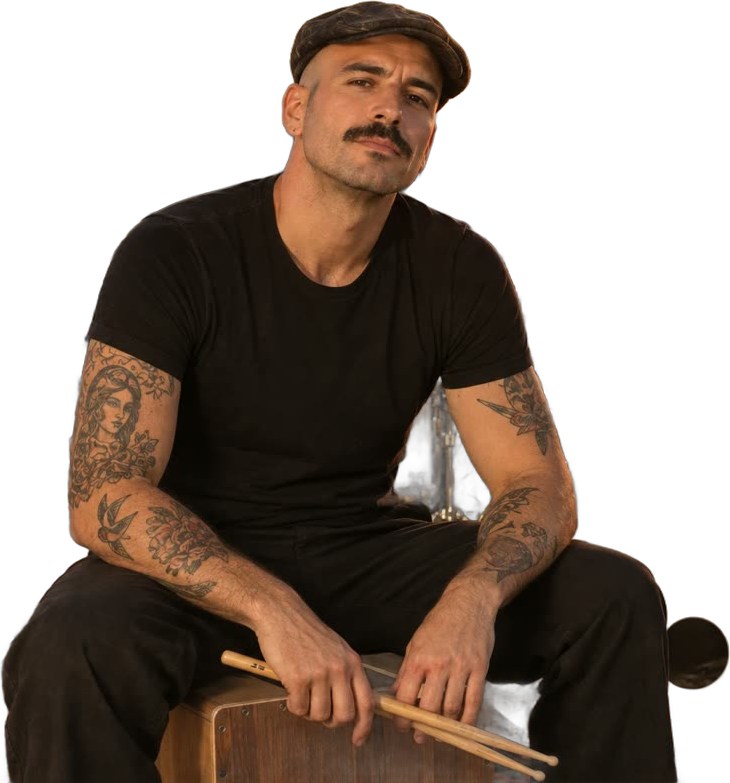 Curro Salcedo, percusión (cajón)